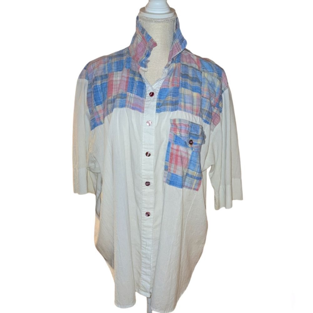 π€© Tapestry in white andΒ plaid patchwork vintageβtopπ€© 2β forβ$20